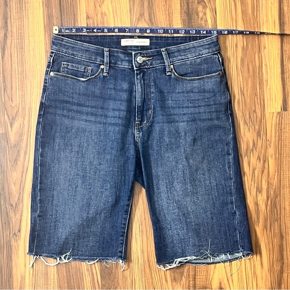 Signature by Levi Strauss Mid Rise Bermuda Stretch Jean Shorts – Size 28 - Picture 10 of 15
